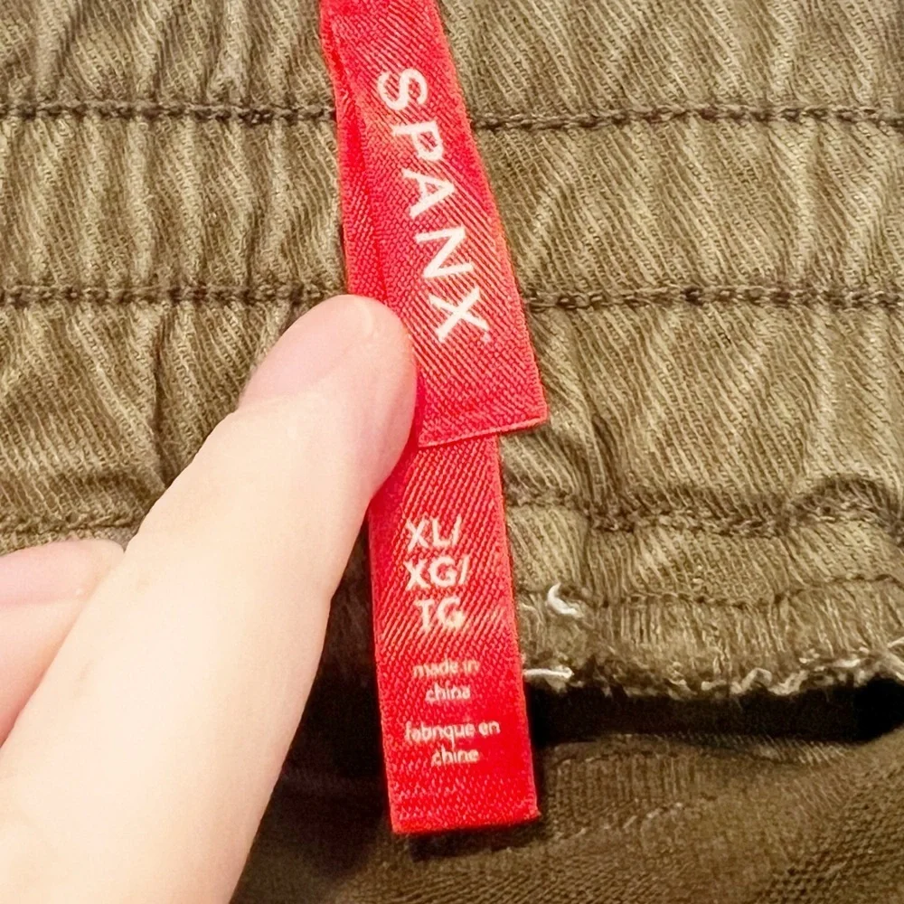 SPANX style cargo